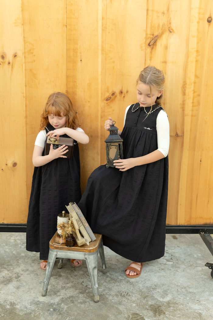 Black Collar Robe