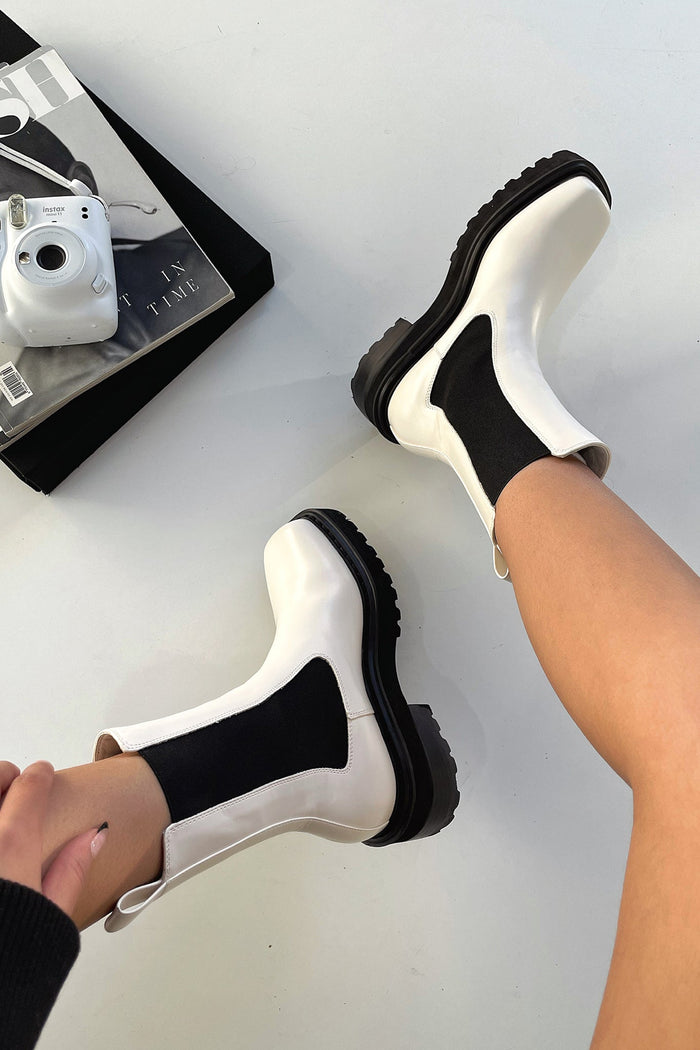 Robyn™ | Women's Two-Tone Ankle Boots